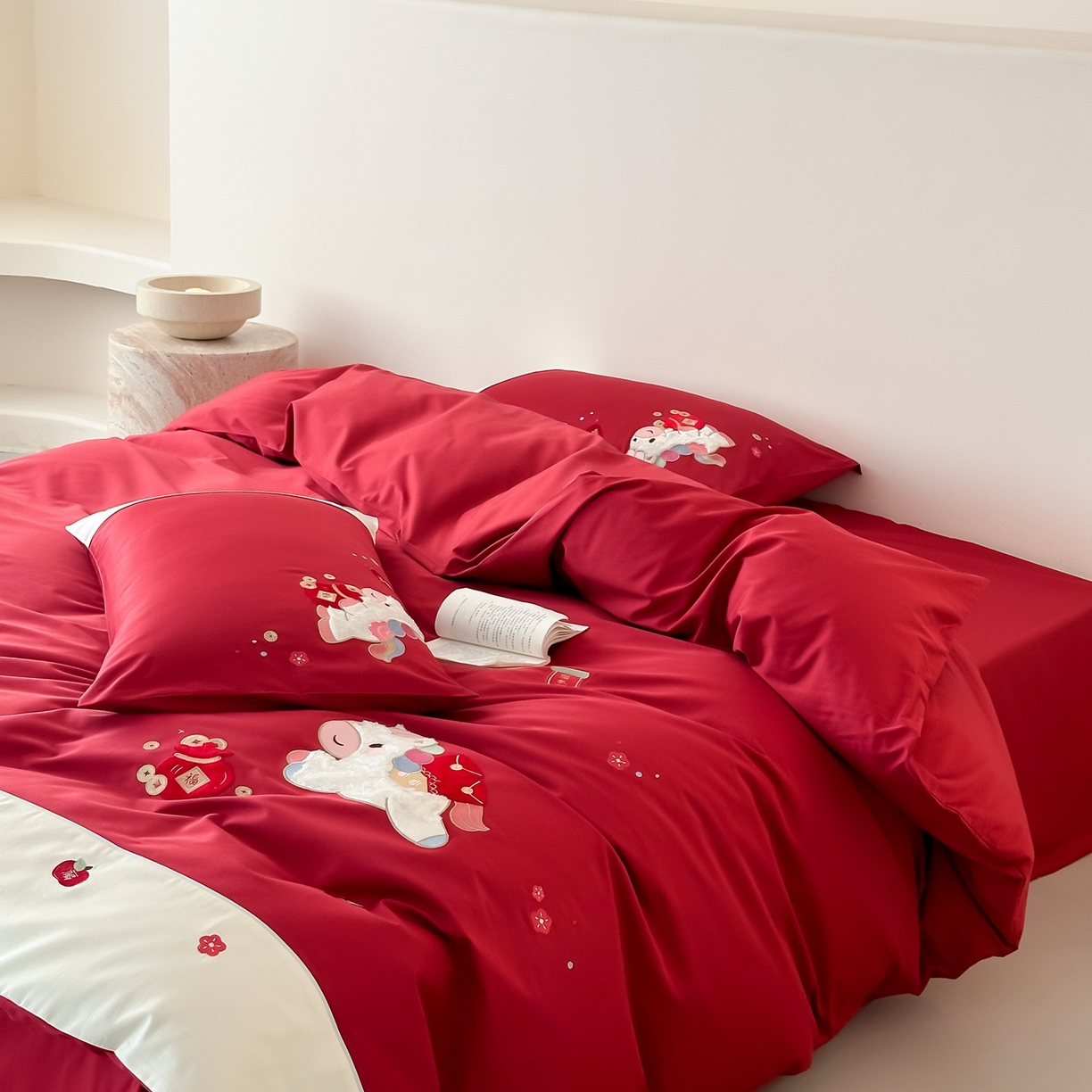 91家纺网 家纺一手货源 找家纺 （总）佳汐蓝家纺 2026春夏新款长绒棉纯棉贴布刺绣四件套-小马奔腾