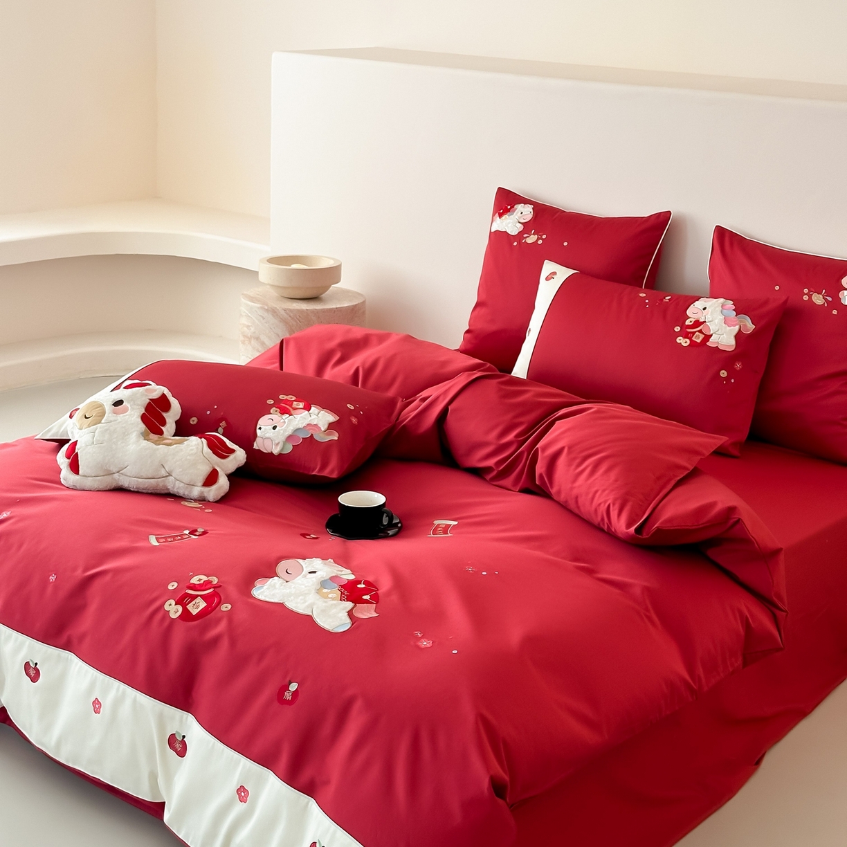 91家纺网 家纺一手货源 找家纺 （总）佳汐蓝家纺 2026春夏新款长绒棉纯棉贴布刺绣四件套-小马奔腾