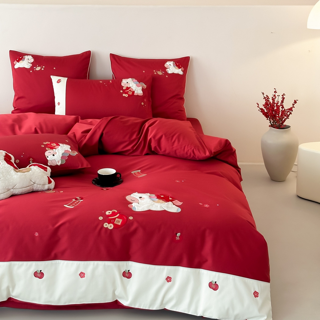 91家纺网 家纺一手货源 找家纺 （总）佳汐蓝家纺 2026春夏新款长绒棉纯棉贴布刺绣四件套-小马奔腾