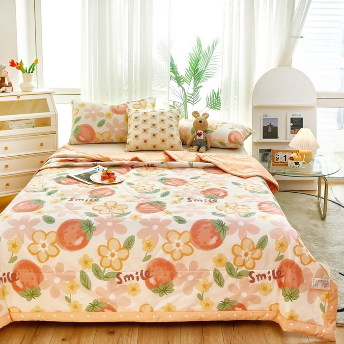 91家纺网 家纺一手货源 找家纺 铺尚美家纺 2026新款双面全棉羽丝空调被夏凉被单夏被 笑脸草莓