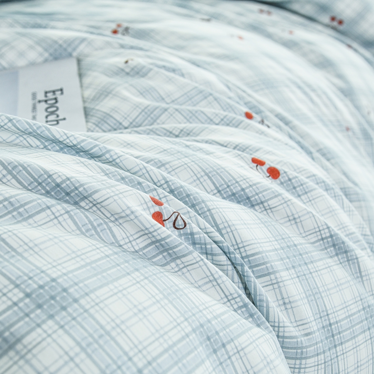 91家纺网 家纺一手货源 找家纺 缘舒家纺 2026新款全棉纯棉印花四件套 蓝格樱桃