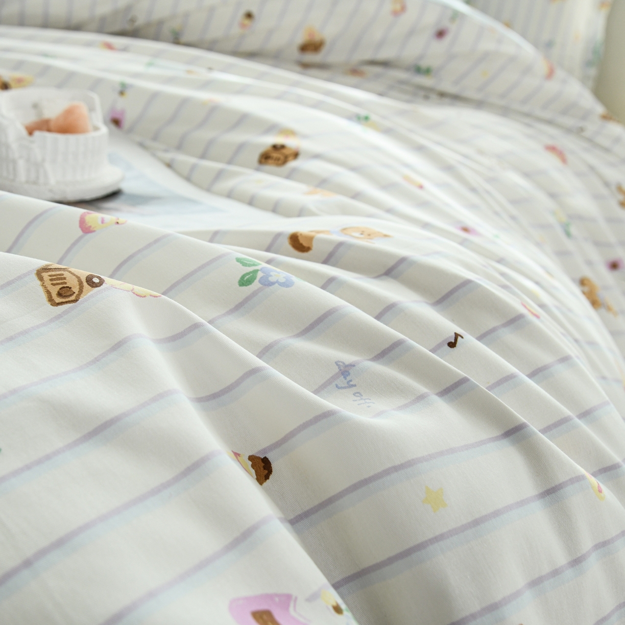 91家纺网 家纺一手货源 找家纺 缘舒家纺 2026新款全棉纯棉印花四件套 小熊假日