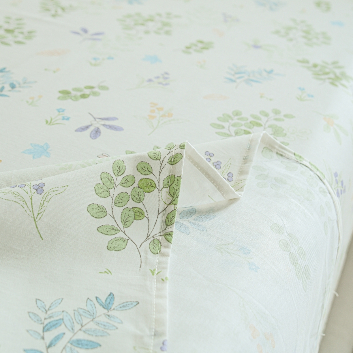 91家纺网 家纺一手货源 找家纺 缘舒家纺 2026新款全棉纯棉印花单床单床单单件 花丛小艺