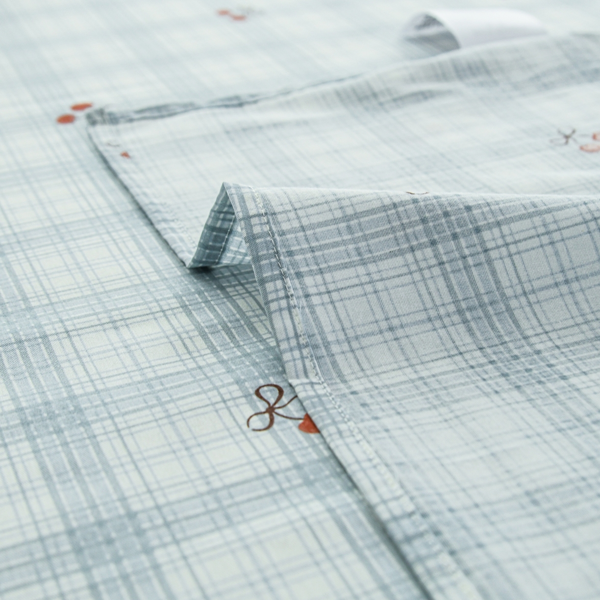 91家纺网 家纺一手货源 找家纺 缘舒家纺 2026新款全棉纯棉印花单床单床单单件 蓝格樱桃