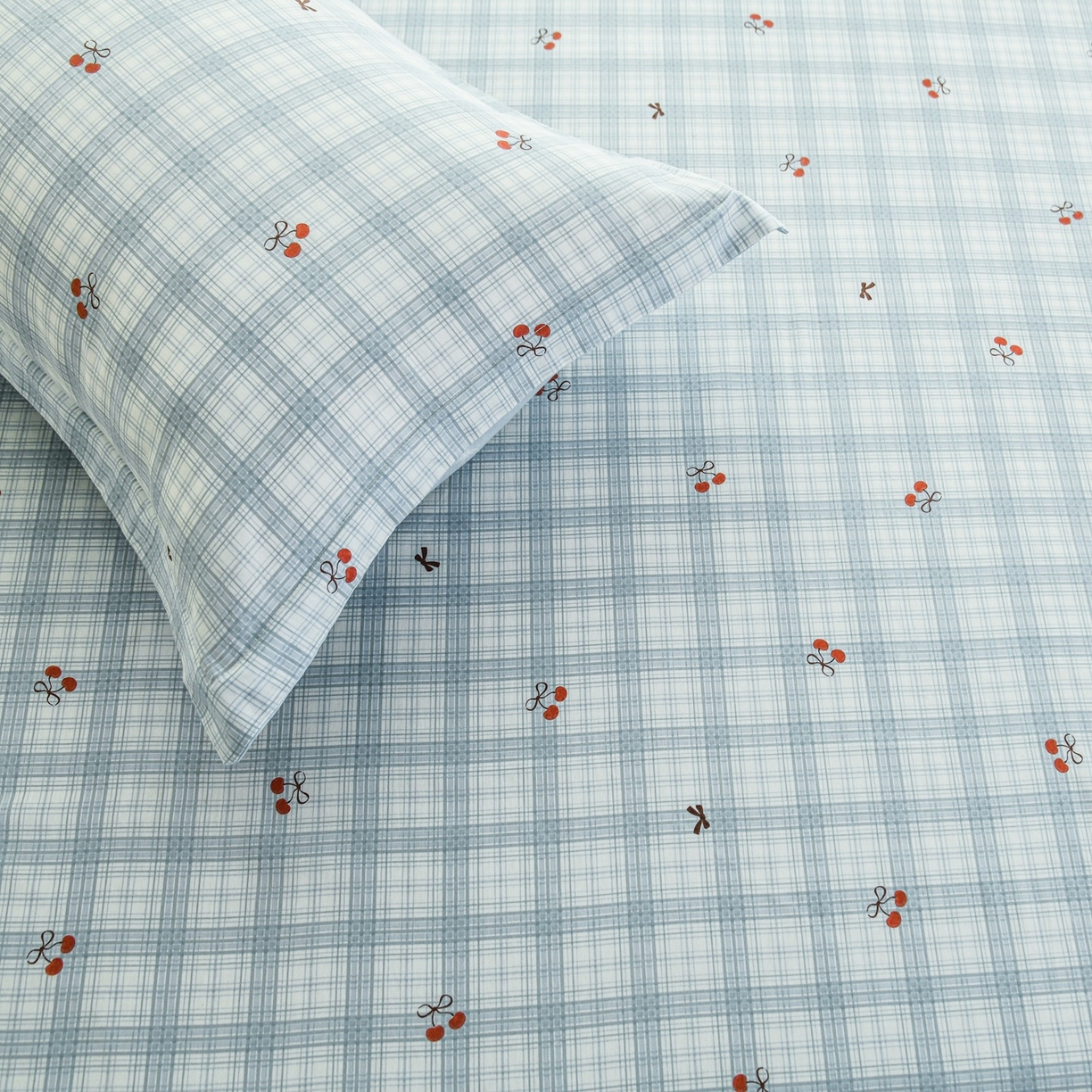 91家纺网 家纺一手货源 找家纺 缘舒家纺 2026新款全棉纯棉印花单床单床单单件 蓝格樱桃