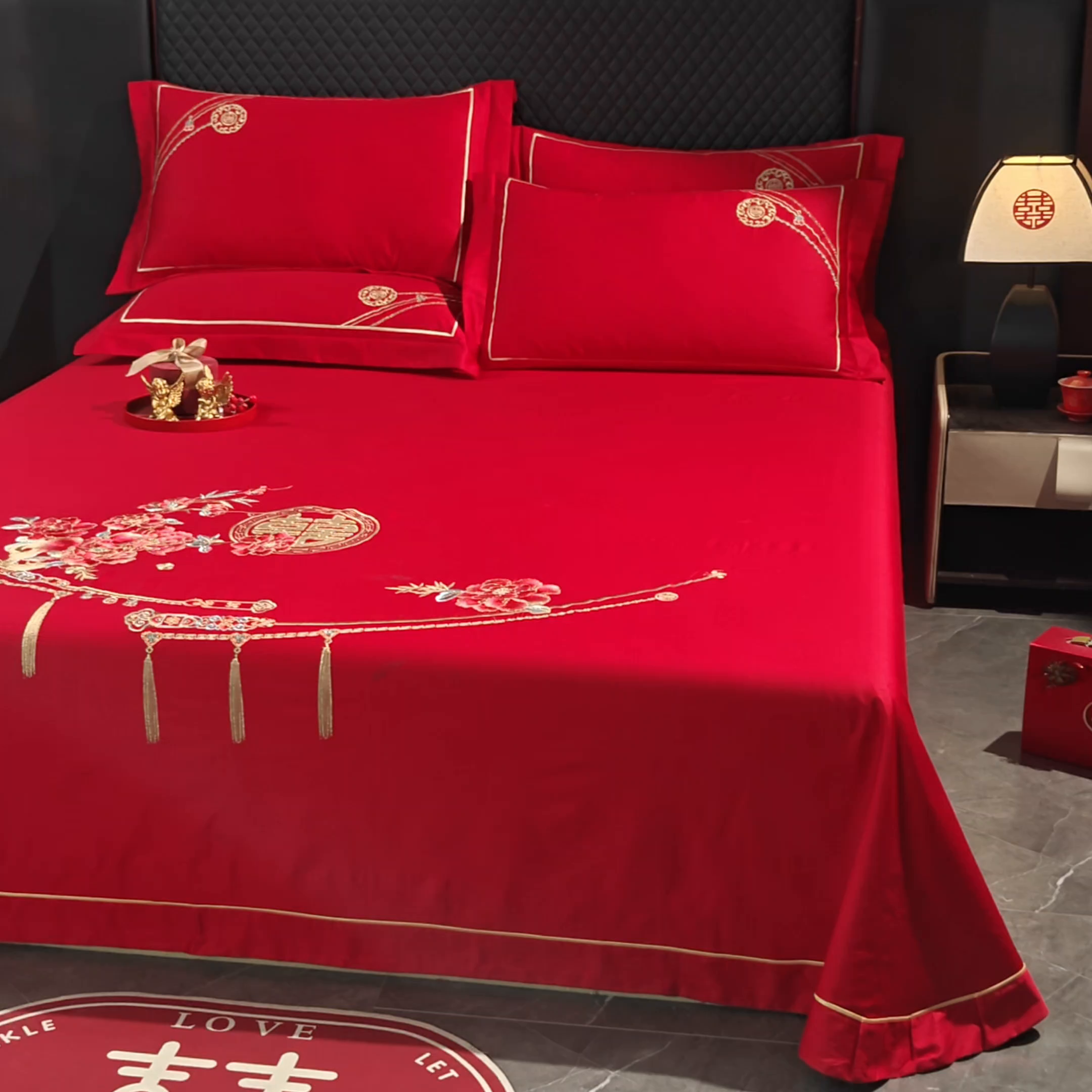 91家纺网 家纺一手货源 找家纺 千禧家纺 2026新款长绒棉绣花婚庆三件套 花嫁喜事