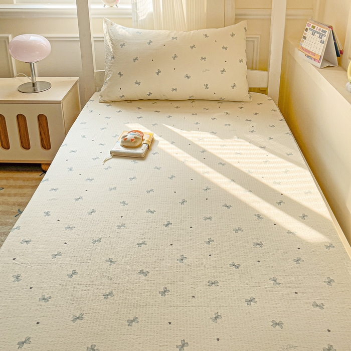 91家纺网 家纺一手货源 找家纺 纽缦家纺 2026新款云感提花双层纱学生床笠 相思蓝