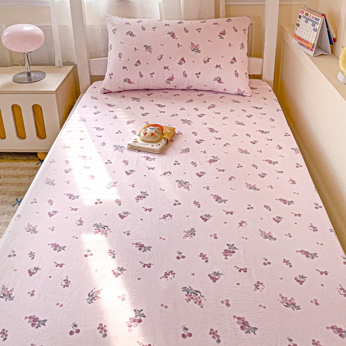 91家纺网 家纺一手货源 找家纺 纽缦家纺 2026新款云感提花双层纱学生床笠 葡萄七分甜