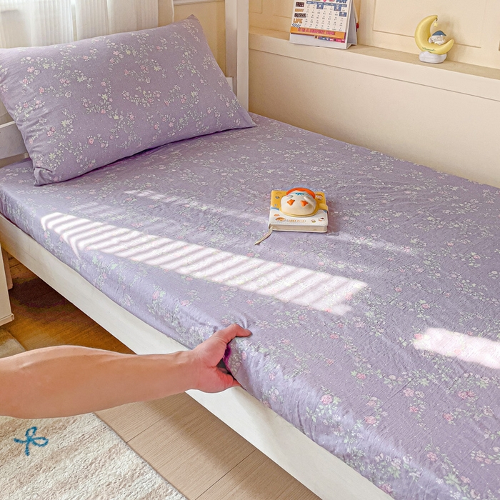 91家纺网 家纺一手货源 找家纺 纽缦家纺 2026新款云感提花双层纱学生床笠 恋如青柠香