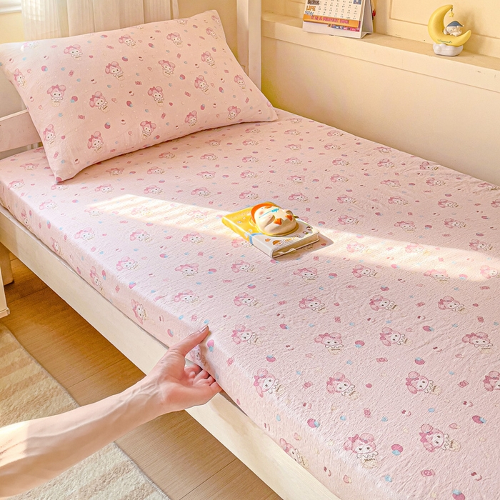 91家纺网 家纺一手货源 找家纺 纽缦家纺 2026新款云感提花双层纱学生床笠 小鸥鸥