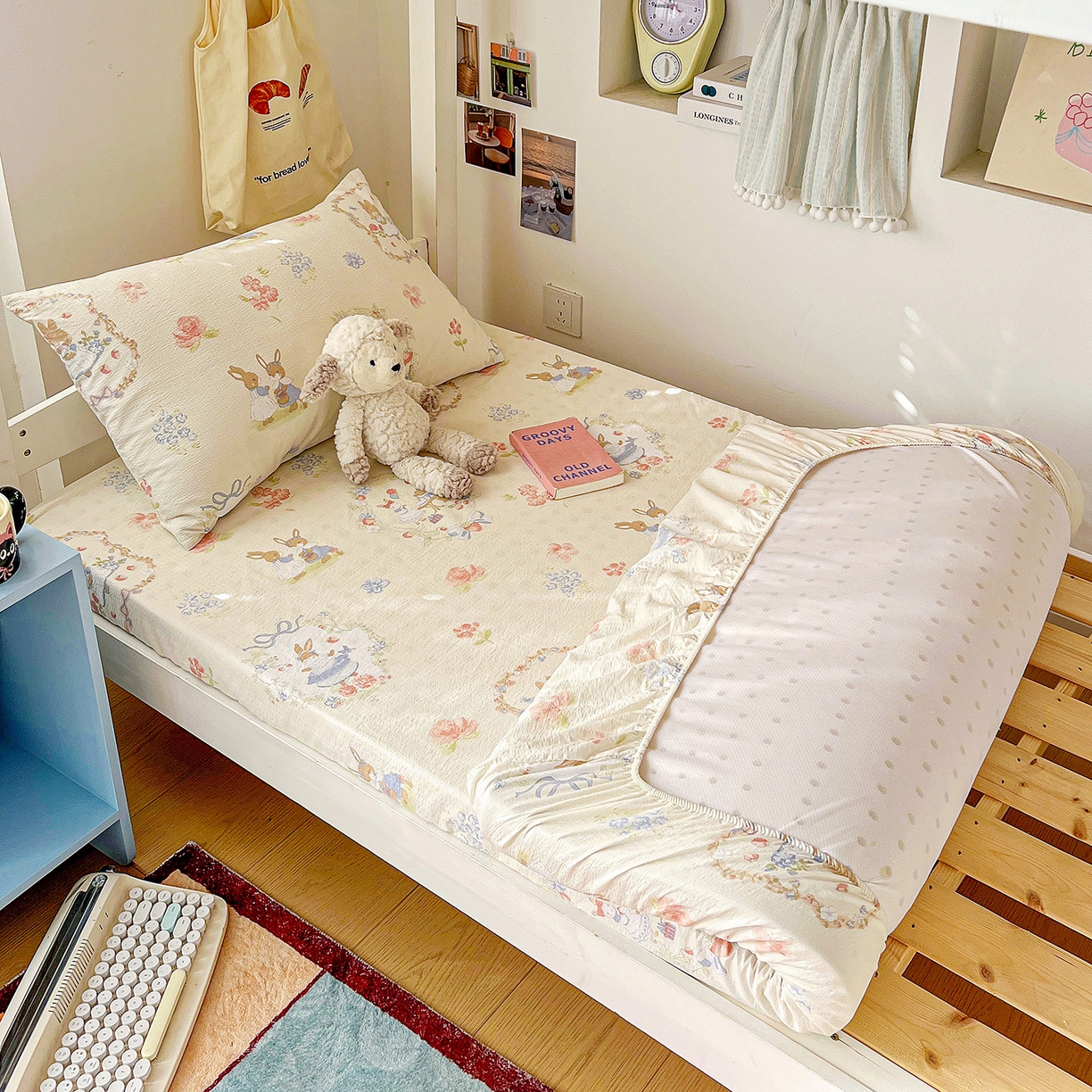 91家纺网 家纺一手货源 找家纺 纽缦家纺 2026新款云感提花双层纱学生床笠 镜子里的兔