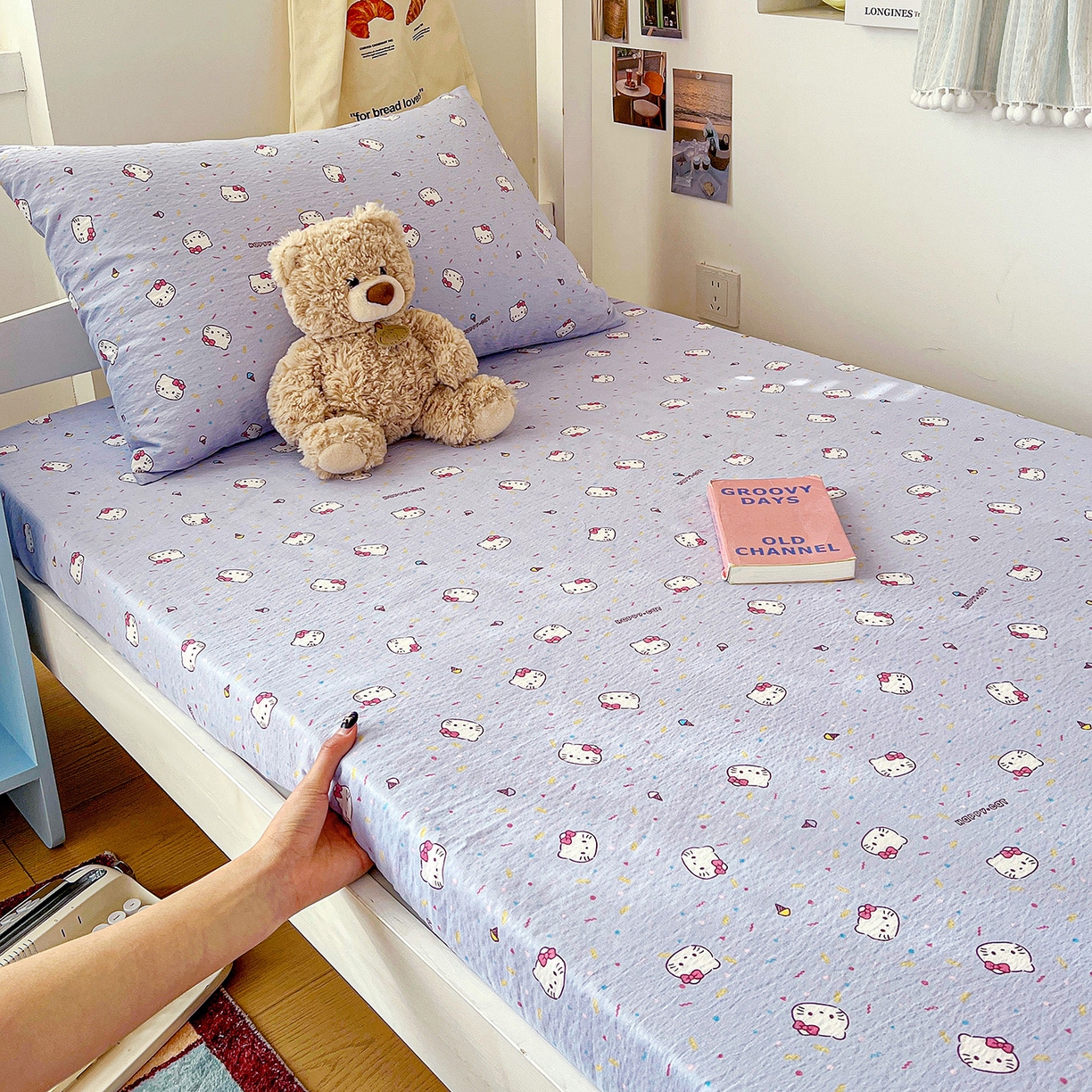 91家纺网 家纺一手货源 找家纺 纽缦家纺 2026新款云感提花双层纱学生床笠 蓝莓奶糖