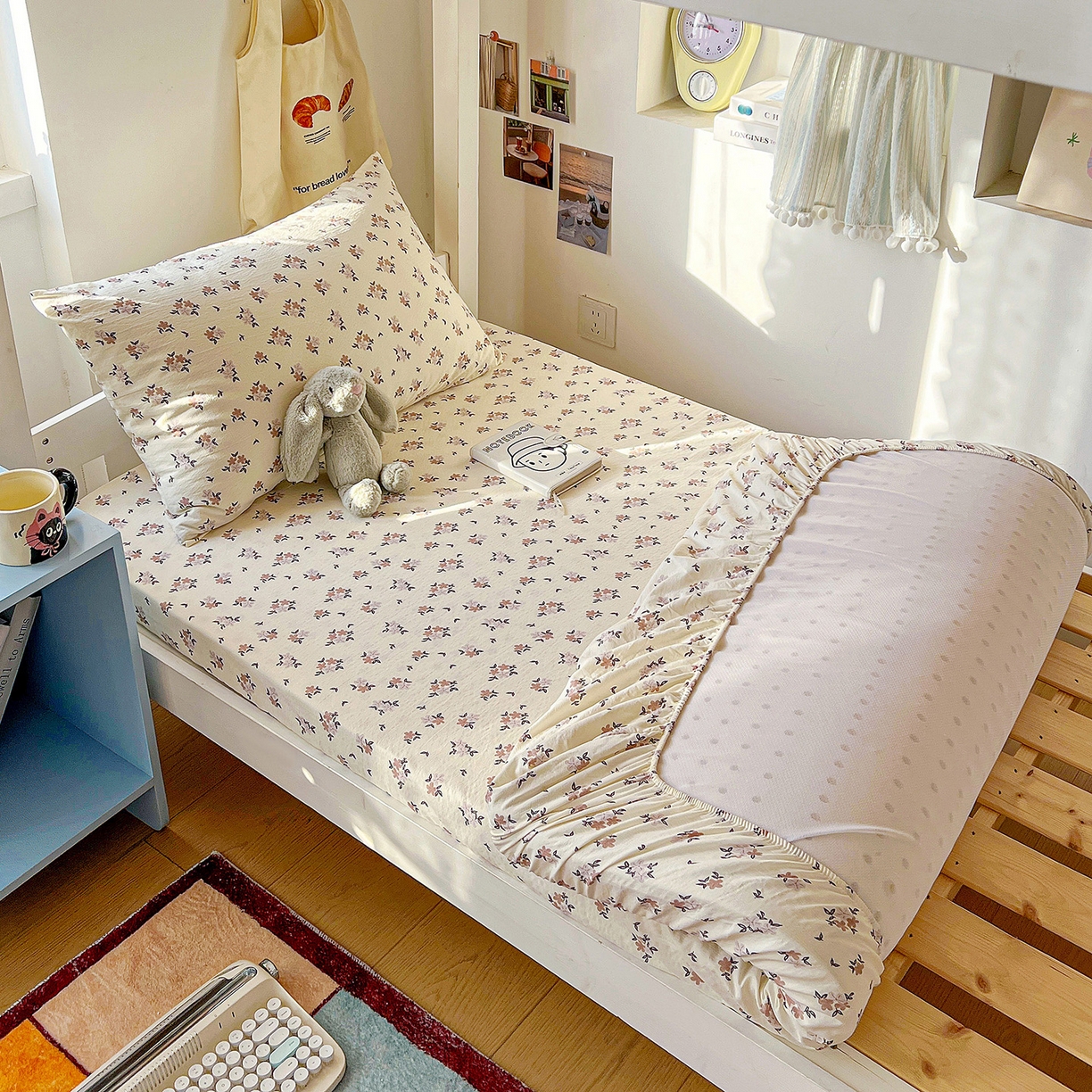 91家纺网 家纺一手货源 找家纺 纽缦家纺 2026新款云感提花双层纱学生床笠 苏瑾