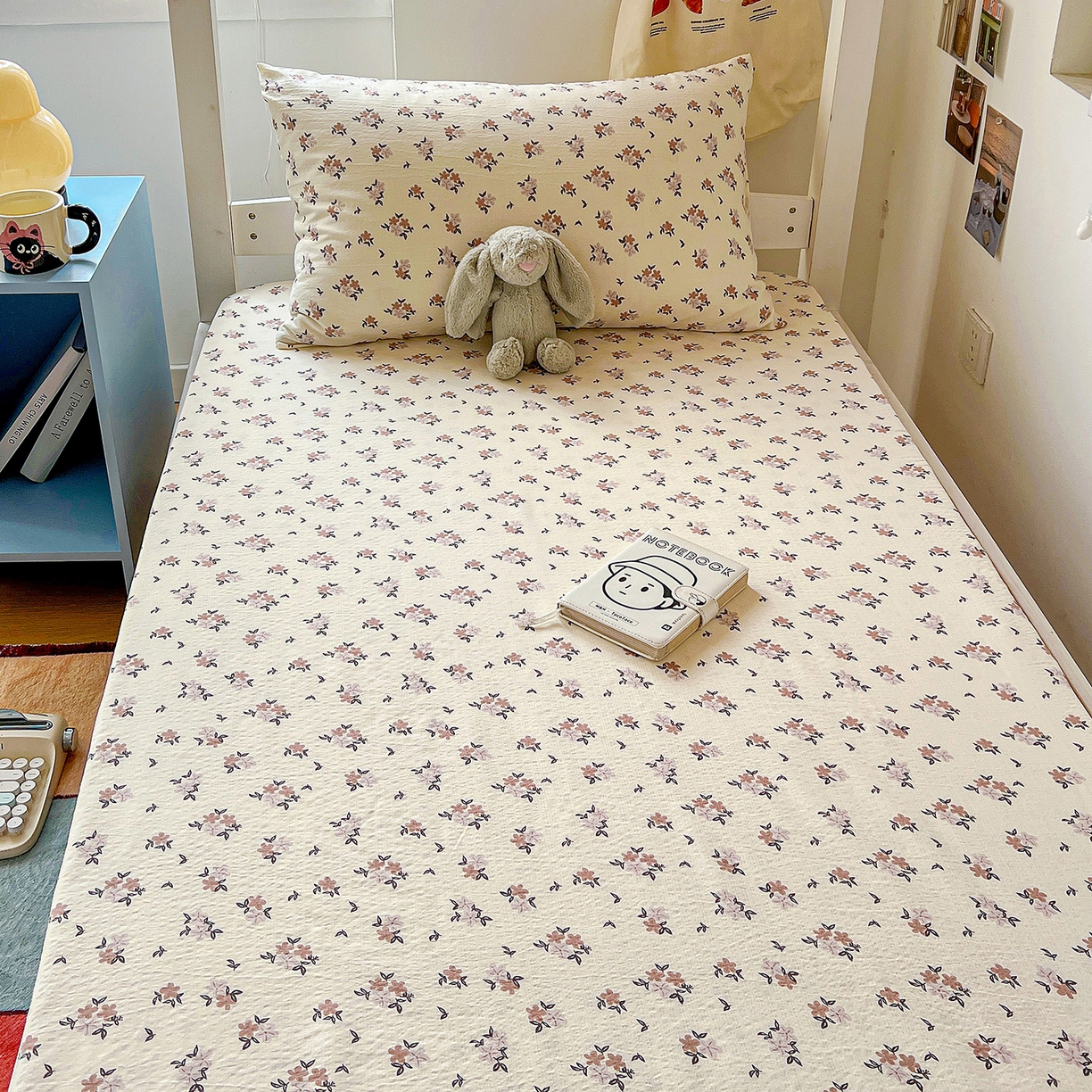 91家纺网 家纺一手货源 找家纺 纽缦家纺 2026新款云感提花双层纱学生床笠 苏瑾