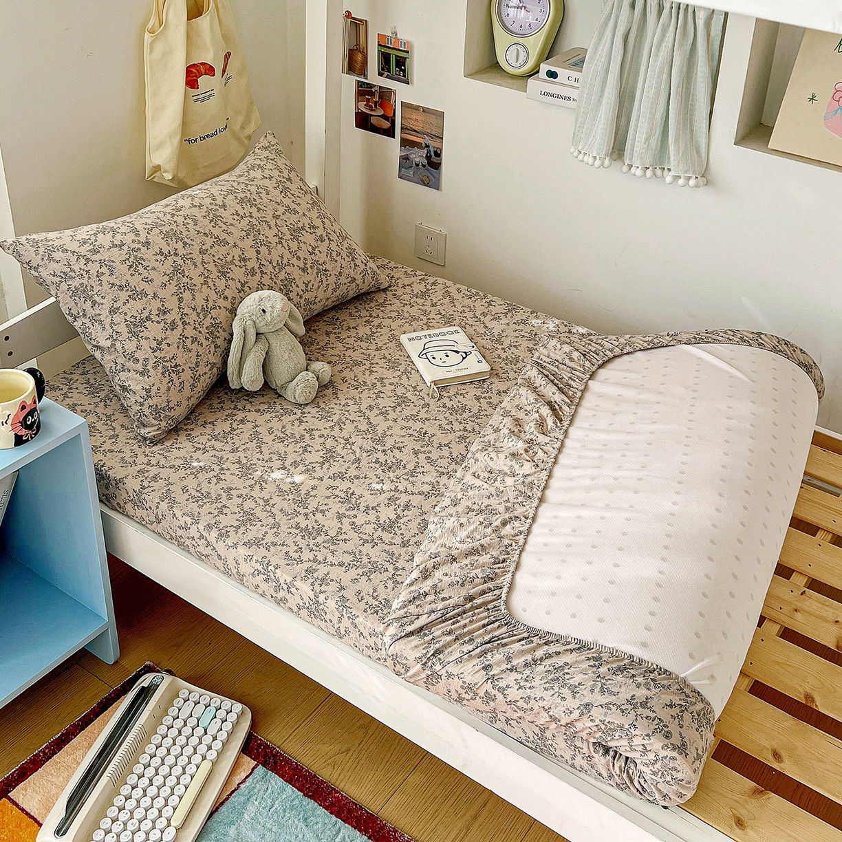 91家纺网 家纺一手货源 找家纺 纽缦家纺 2026新款云感提花双层纱学生床笠 竹韵花语