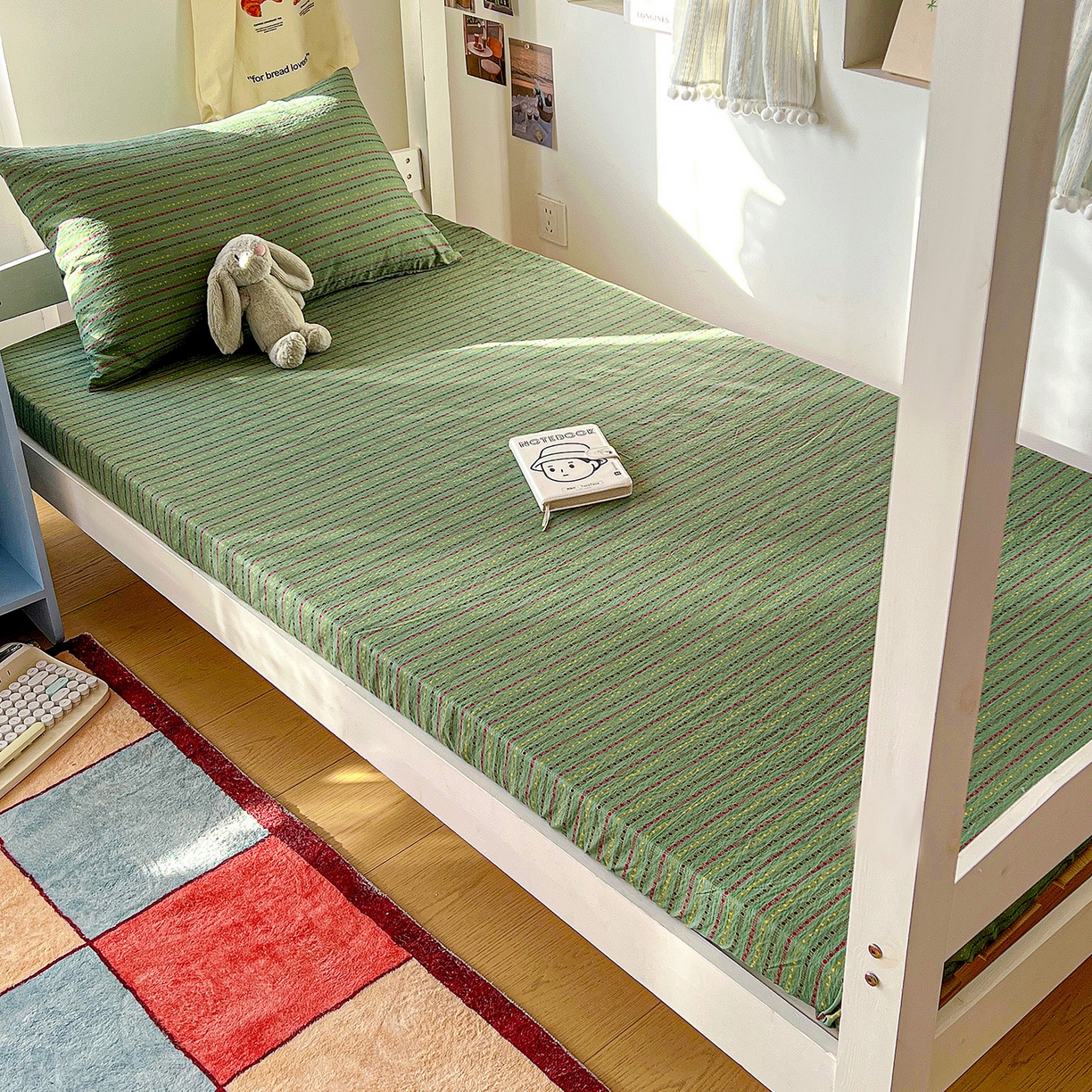 91家纺网 家纺一手货源 找家纺 纽缦家纺 2026新款云感提花双层纱学生床笠 六子棋绿