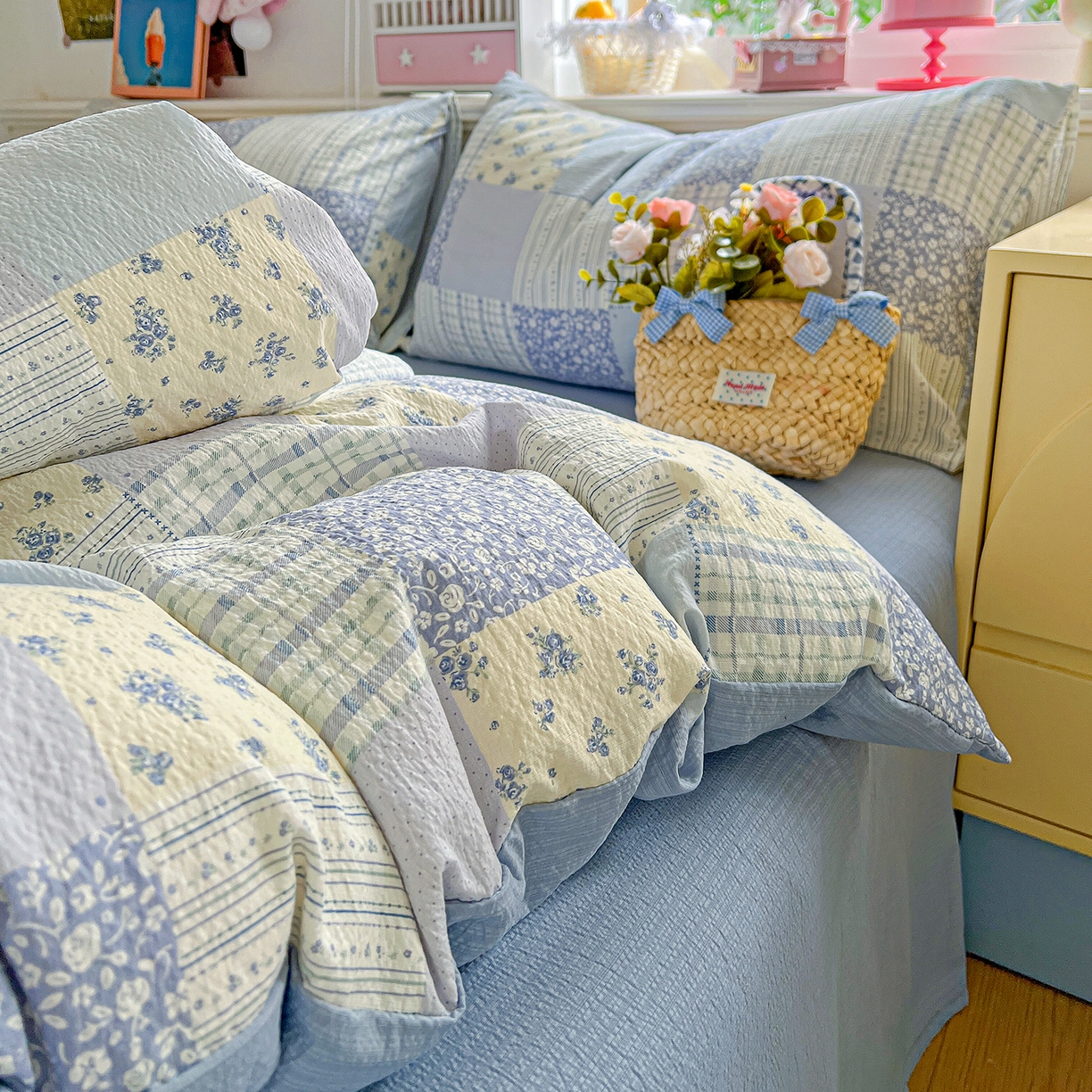 91家纺网 家纺一手货源 找家纺 仟人梦 2026新款云感双层纱印花四件套 半亩花田