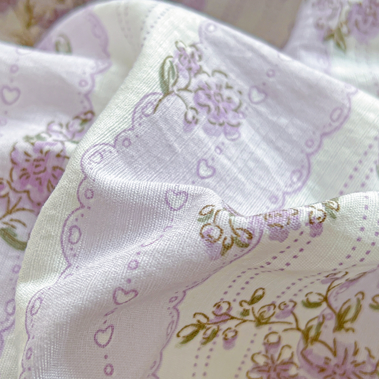 91家纺网 家纺一手货源 找家纺 仟人梦 2026新款云感双层纱印花四件套 半暖时光-紫