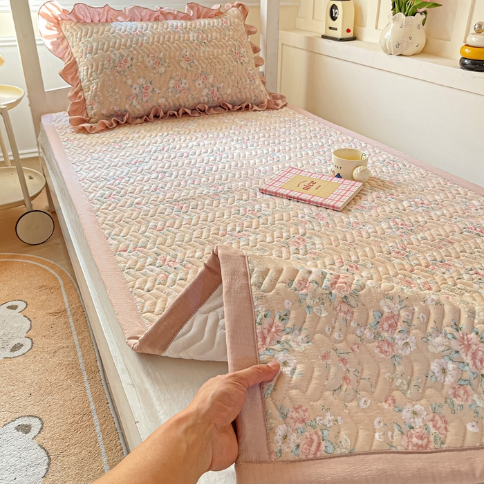 91家纺网 家纺一手货源 找家纺 （总）纽缦家纺 2026新款云感提花双层纱学生床垫