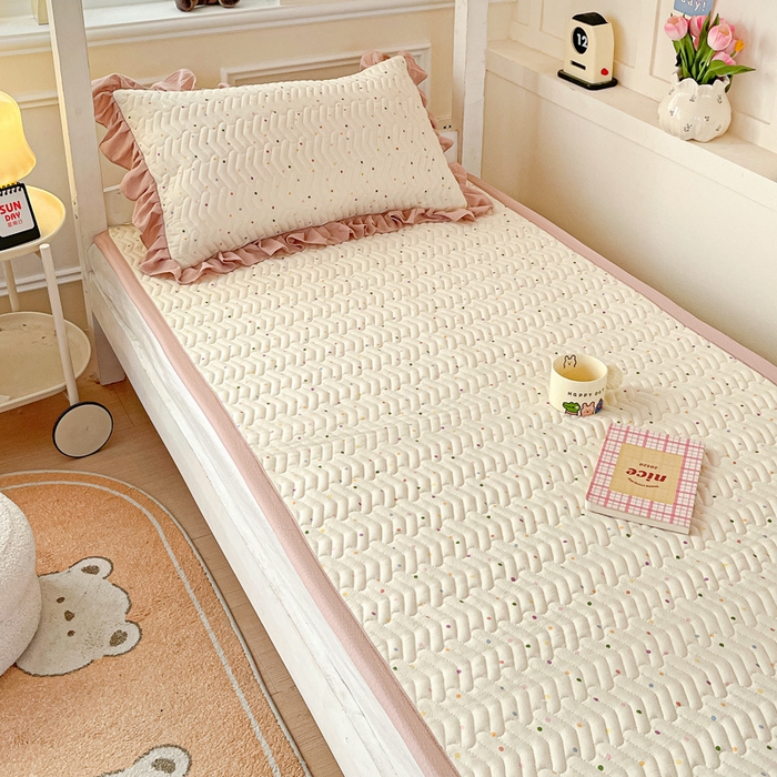 91家纺网 家纺一手货源 找家纺 （总）纽缦家纺 2026新款云感提花双层纱学生床垫