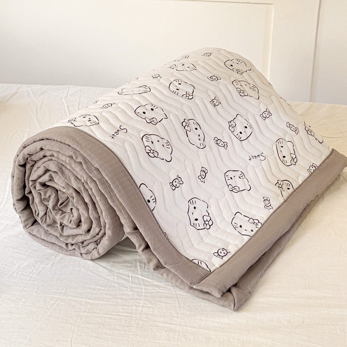 91家纺网 家纺一手货源 找家纺 纽缦家纺 2026新款云感提花双层纱学生床垫 猫咪恋人