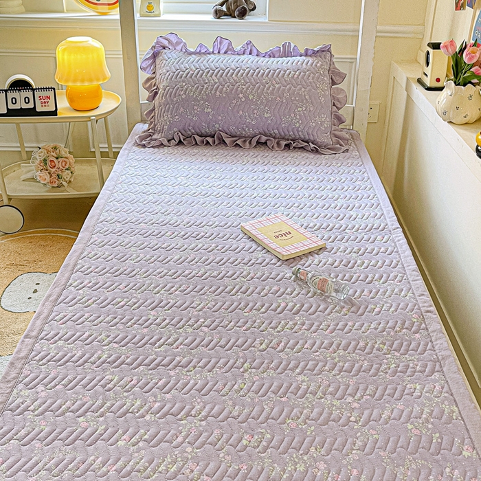 91家纺网 家纺一手货源 找家纺 纽缦家纺 2026新款云感提花双层纱学生床垫 恋如青柠香