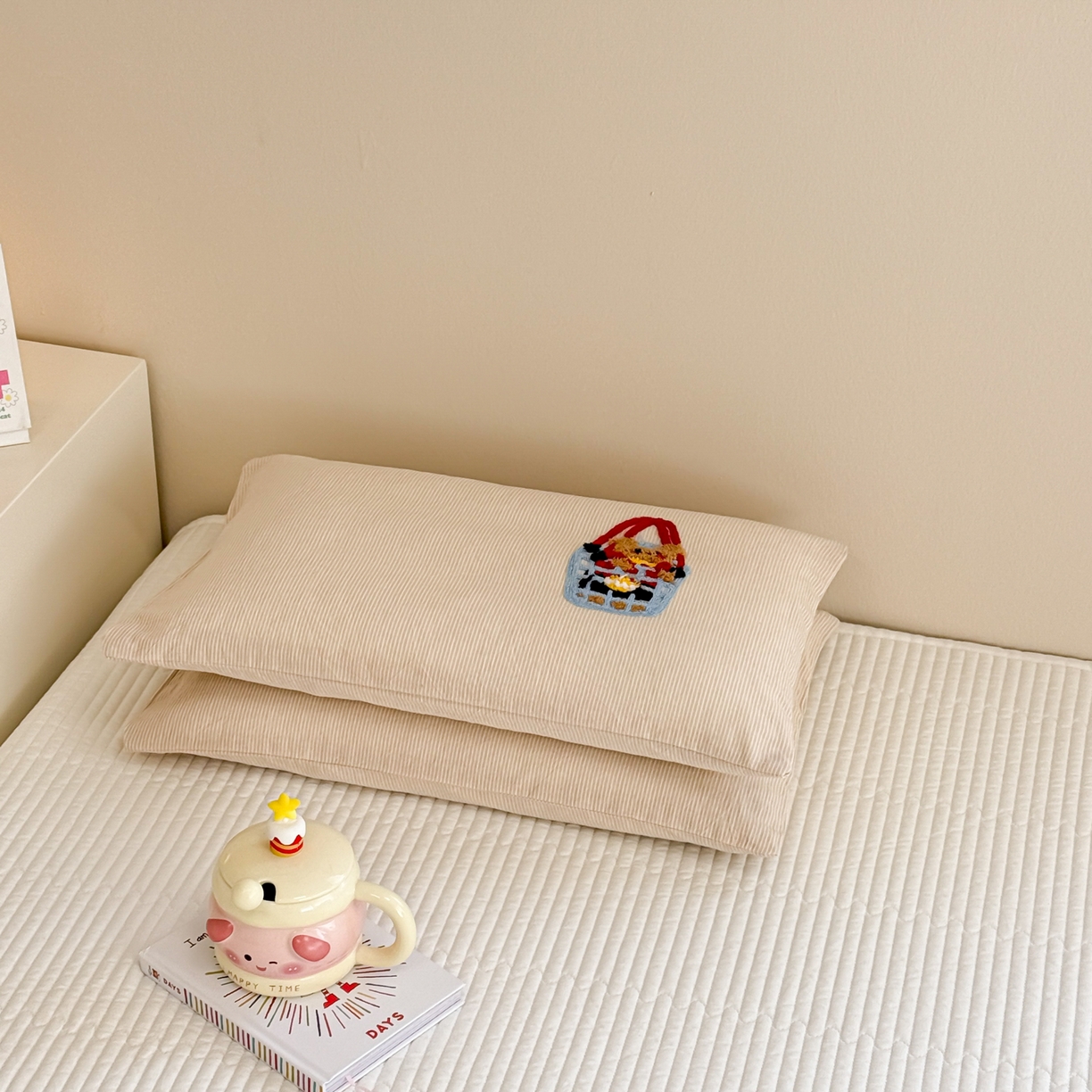 91家纺网 家纺一手货源 找家纺 慕尚 2026新款色织水洗棉毛巾绣枕套 熊呆呆