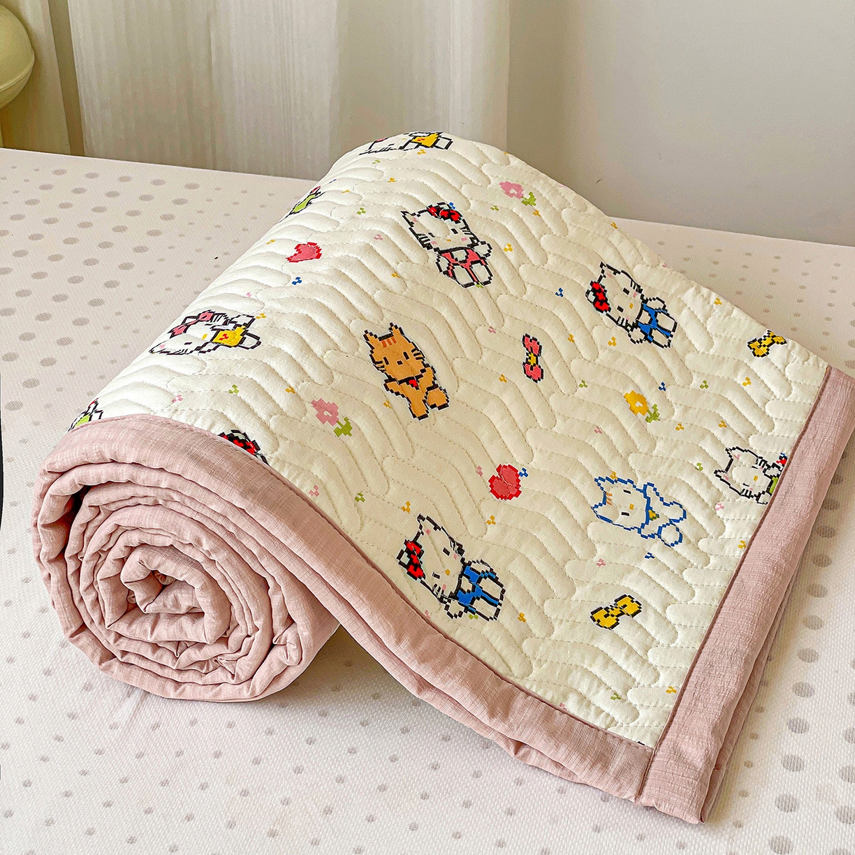 91家纺网 家纺一手货源 找家纺 纽缦家纺 2026新款云感提花双层纱学生床垫 像素小猫