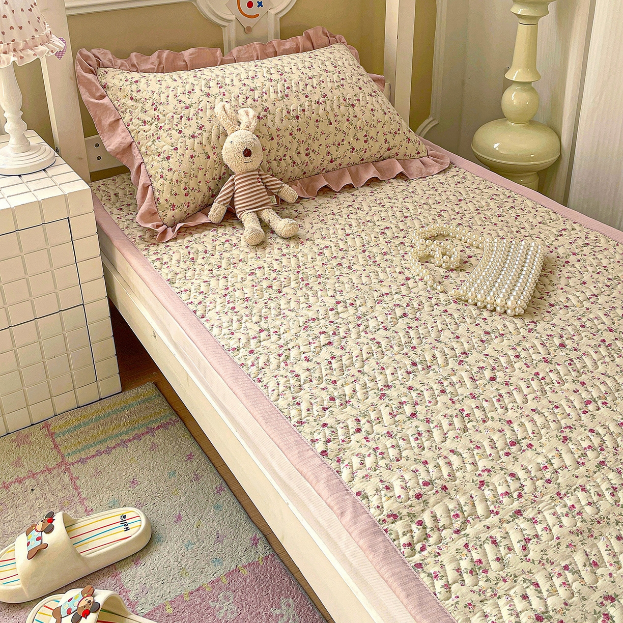 纽缦家纺 2026新款云感提花双层纱学生床垫 见花则喜