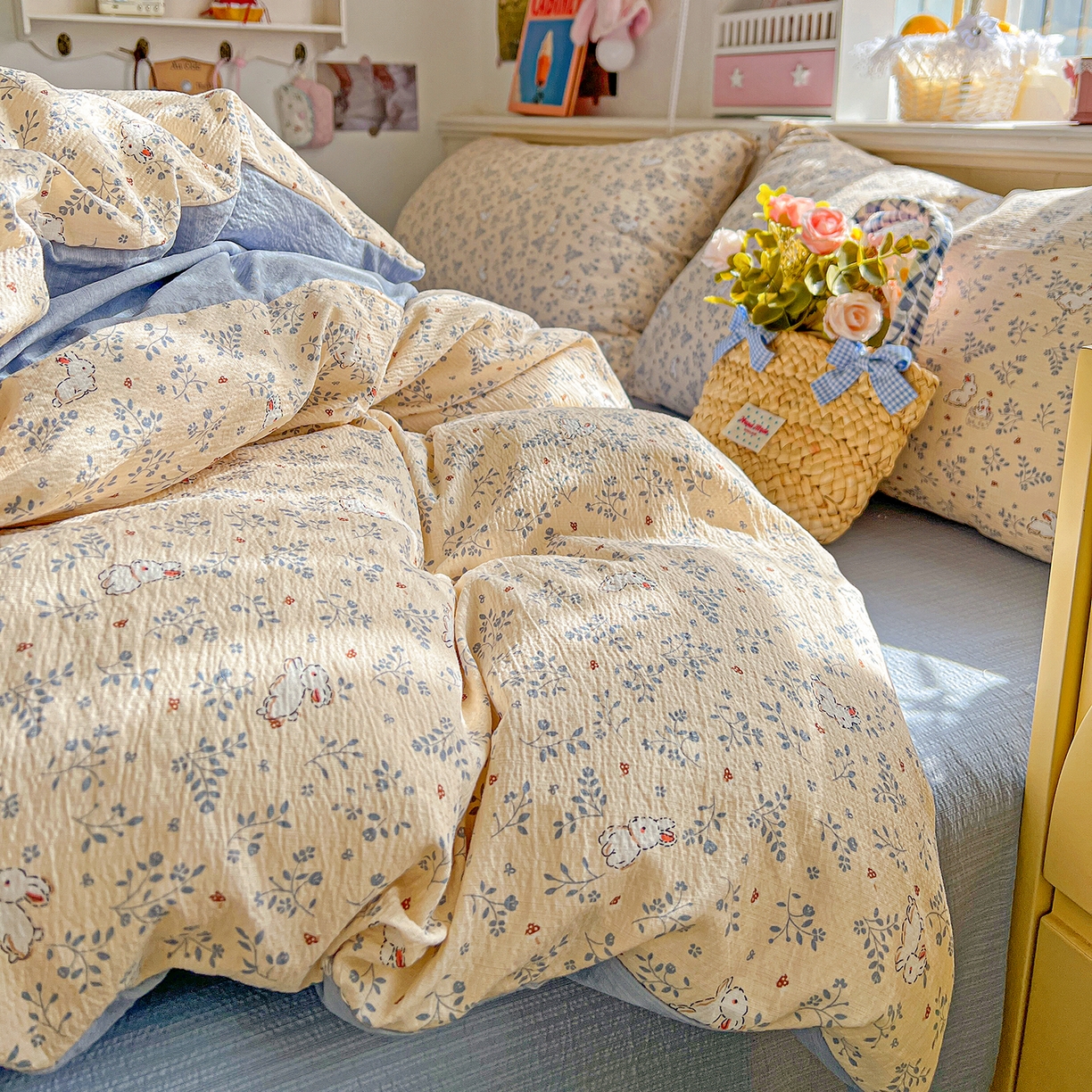 91家纺网 家纺一手货源 找家纺 仟人梦 2026新款云感双层纱印花四件套 花园兔