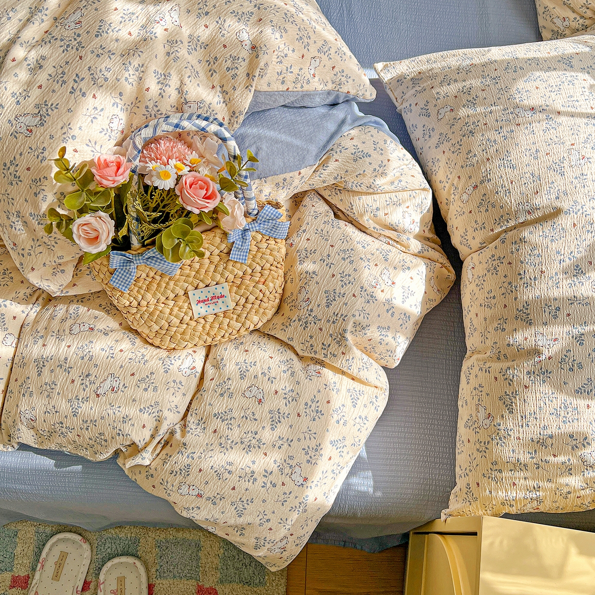 91家纺网 家纺一手货源 找家纺 仟人梦 2026新款云感双层纱印花四件套 花园兔