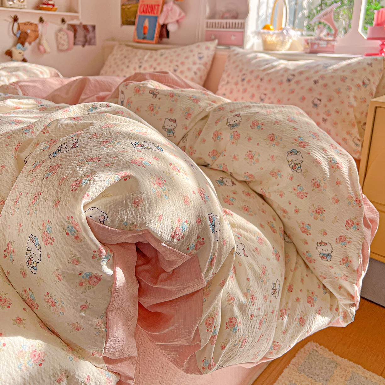 91家纺网 家纺一手货源 找家纺 仟人梦 2026新款云感双层纱印花四件套 凯迪猫