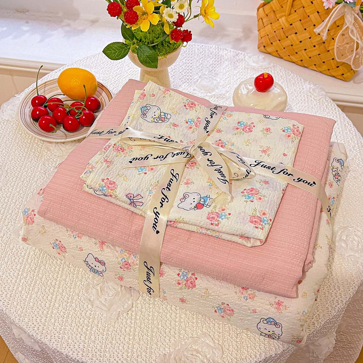 91家纺网 家纺一手货源 找家纺 仟人梦 2026新款云感双层纱印花四件套 凯迪猫