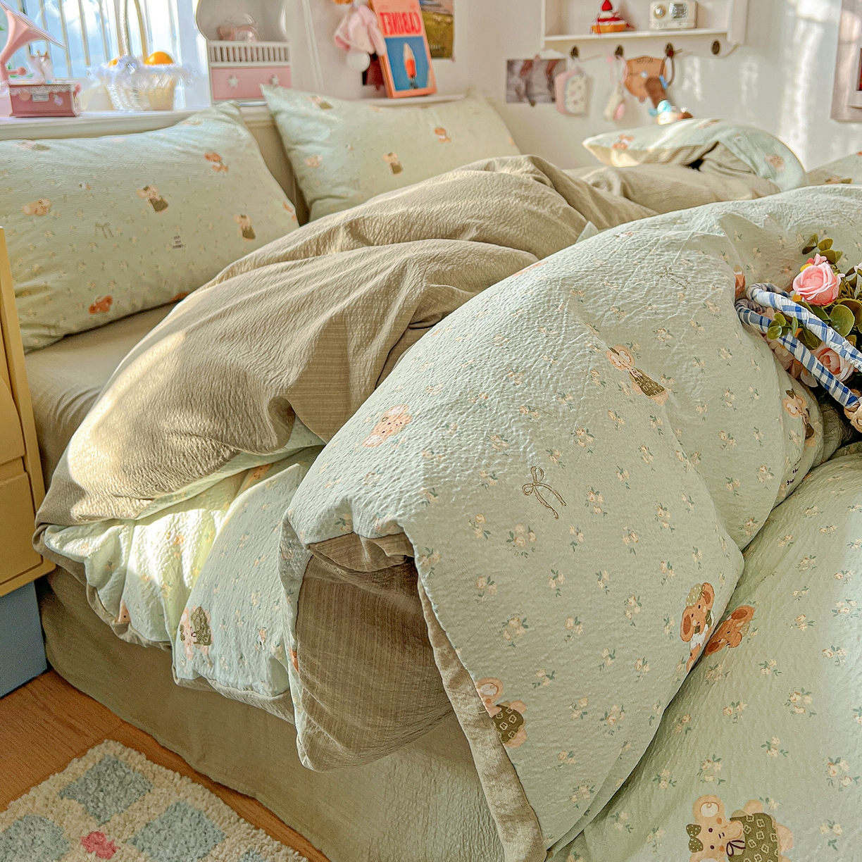 91家纺网 家纺一手货源 找家纺 仟人梦 2026新款云感双层纱印花四件套 绿色泡泡