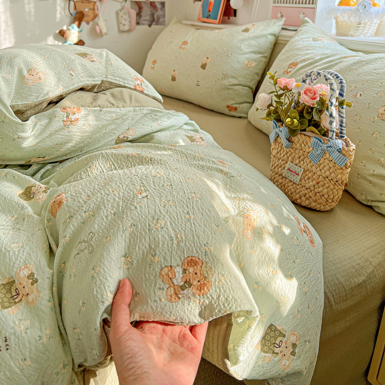 91家纺网 家纺一手货源 找家纺 仟人梦 2026新款云感双层纱印花四件套 绿色泡泡