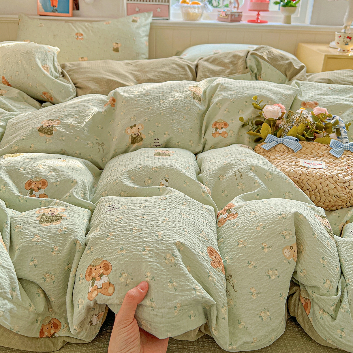 91家纺网 家纺一手货源 找家纺 仟人梦 2026新款云感双层纱印花四件套 绿色泡泡