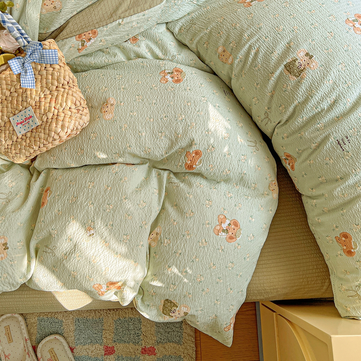 91家纺网 家纺一手货源 找家纺 仟人梦 2026新款云感双层纱印花四件套 绿色泡泡