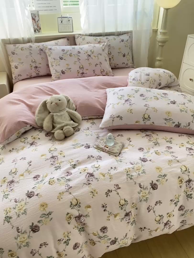 91家纺网 家纺一手货源 找家纺 红日子纺织品  2026春夏新款云感小清新皱皱纱四件套 半岛花园