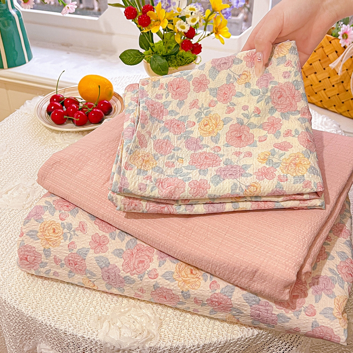 91家纺网 家纺一手货源 找家纺 仟人梦 2026新款云感双层纱印花四件套 水墨丹青-粉