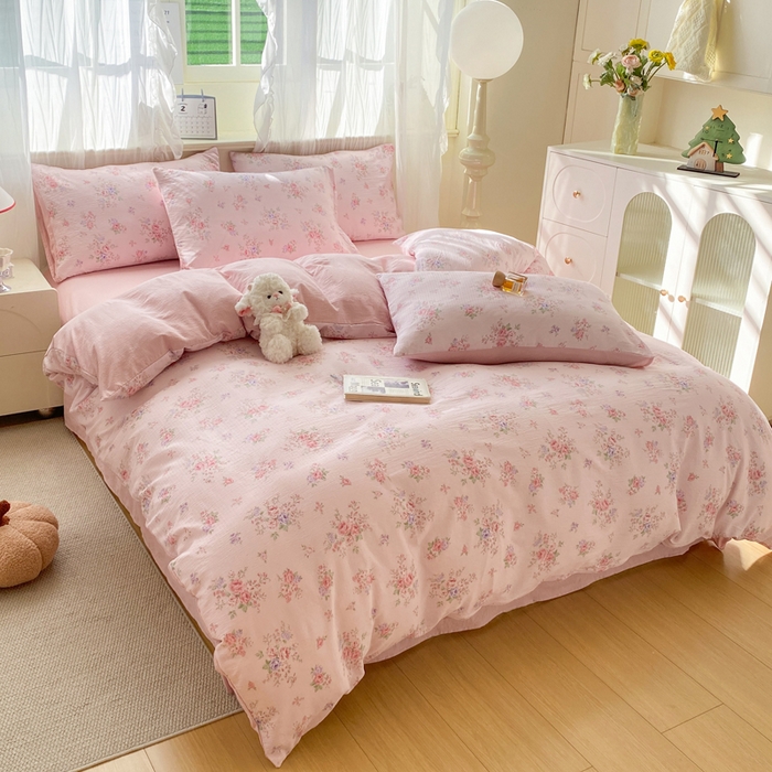 91家纺网 家纺一手货源 找家纺 红日子纺织品  2026春夏新款云感小清新皱皱纱四件套 蔷薇序曲