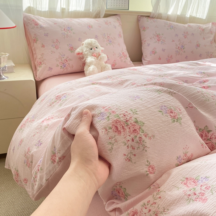 91家纺网 家纺一手货源 找家纺 红日子纺织品  2026春夏新款云感小清新皱皱纱四件套 蔷薇序曲