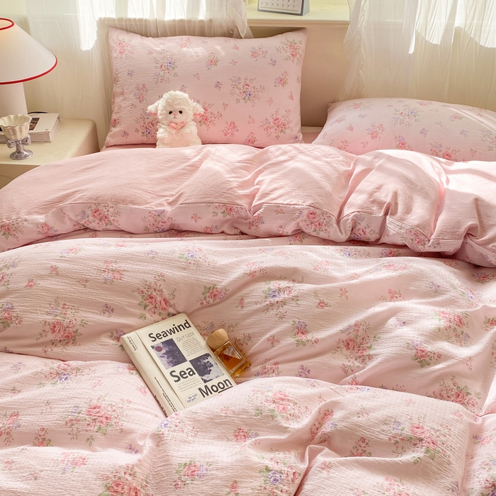 91家纺网 家纺一手货源 找家纺 红日子纺织品  2026春夏新款云感小清新皱皱纱四件套 蔷薇序曲