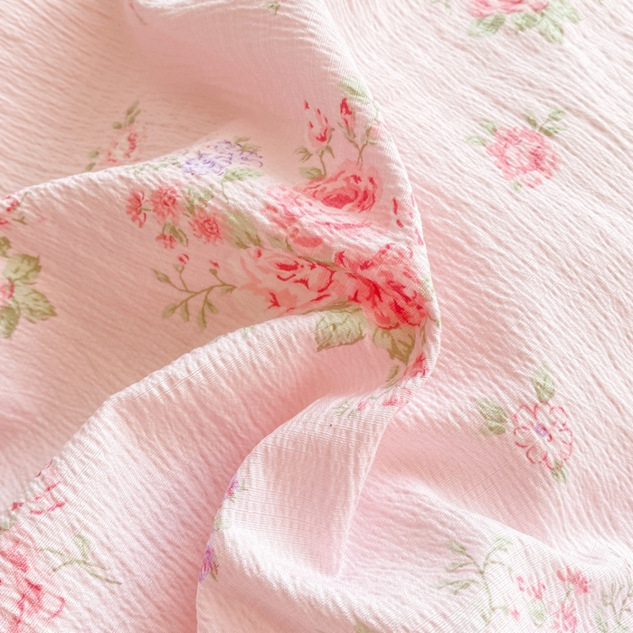 91家纺网 家纺一手货源 找家纺 红日子纺织品  2026春夏新款云感小清新皱皱纱四件套 蔷薇序曲