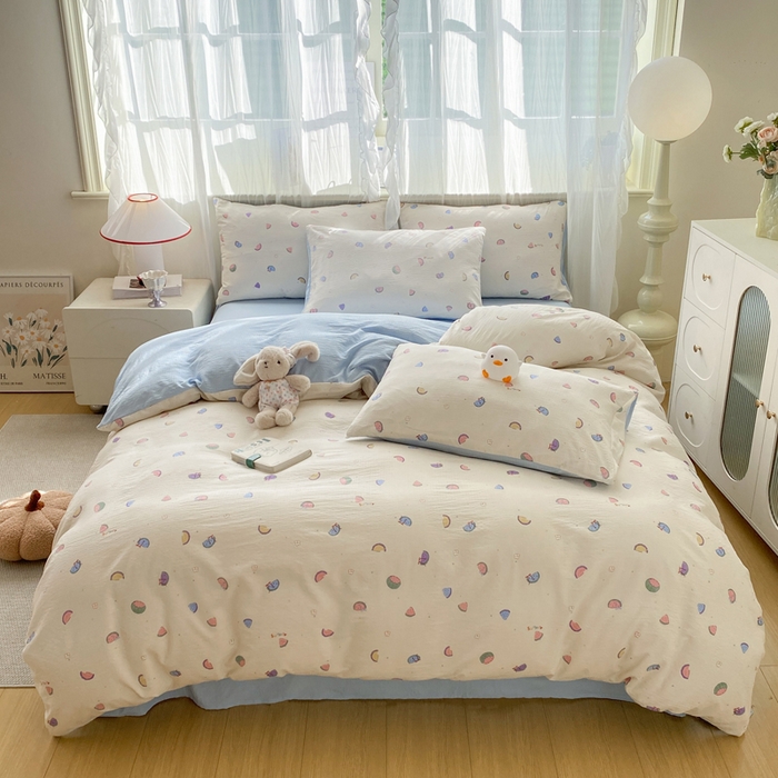 91家纺网 家纺一手货源 找家纺 红日子纺织品  2026春夏新款云感小清新皱皱纱四件套 夏日缤纷