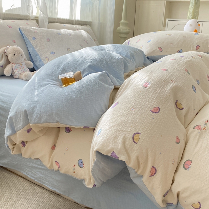 91家纺网 家纺一手货源 找家纺 红日子纺织品  2026春夏新款云感小清新皱皱纱四件套 夏日缤纷