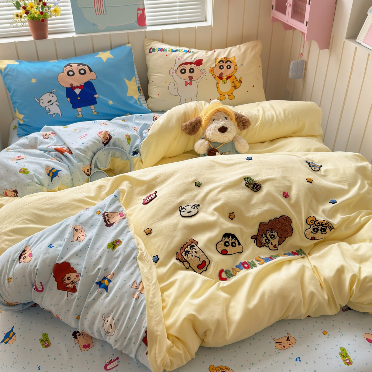 91家纺网 家纺一手货源 找家纺 （总）一霖家纺 2026新款正品蜡笔小新高克重云朵棉毛巾绣数码枕套系列四件套热推款