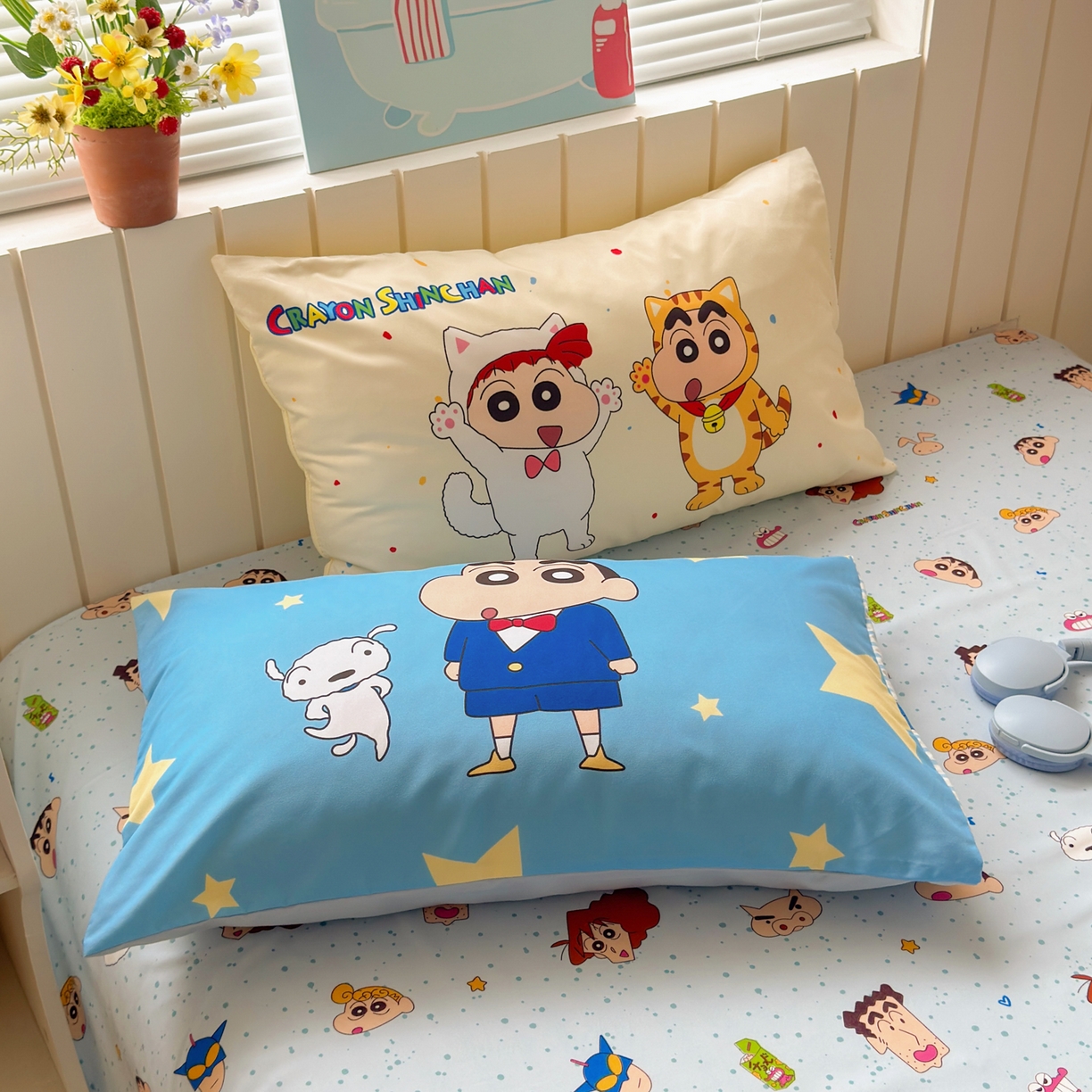 91家纺网 家纺一手货源 找家纺 （总）一霖家纺 2026新款正品蜡笔小新高克重云朵棉毛巾绣数码枕套系列四件套热推款