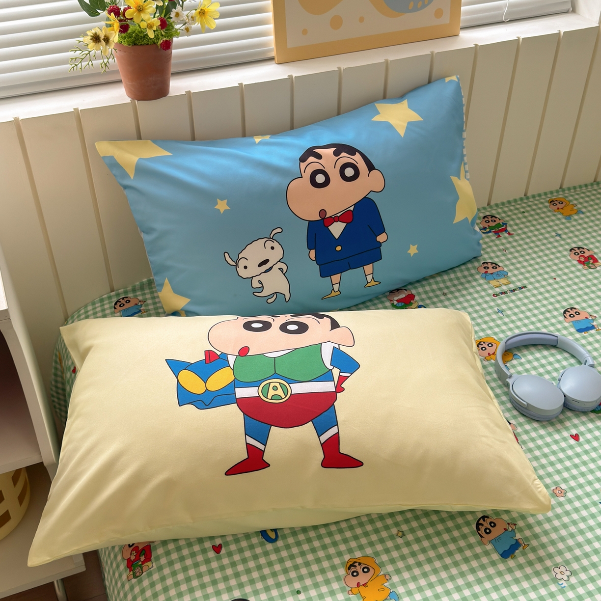 91家纺网 家纺一手货源 找家纺 一霖家纺 2026新款正品蜡笔小新高克重云朵棉毛巾绣数码枕套系列四件套热推款 动感光波