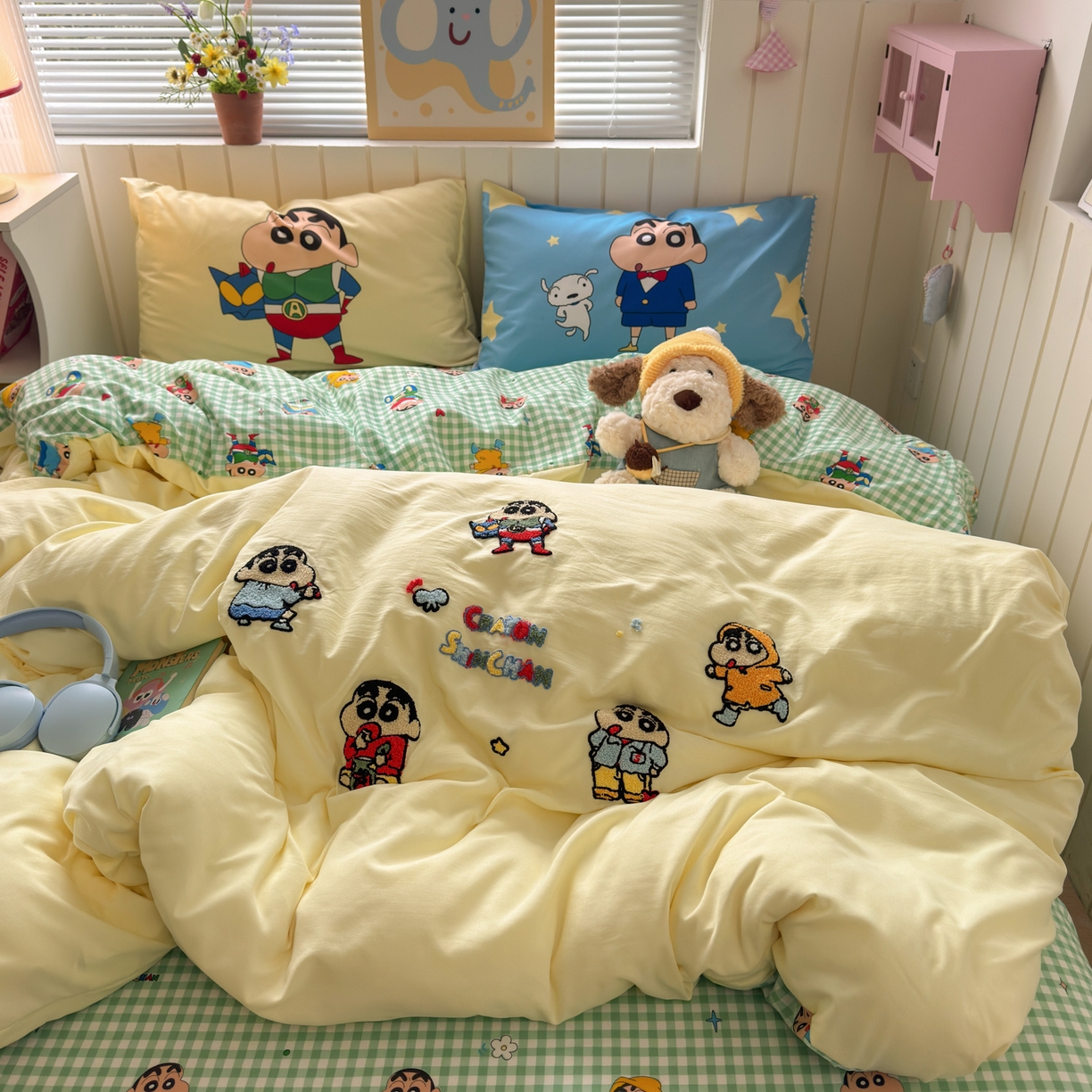 91家纺网 家纺一手货源 找家纺 一霖家纺 2026新款正品蜡笔小新高克重云朵棉毛巾绣数码枕套系列四件套热推款 动感光波