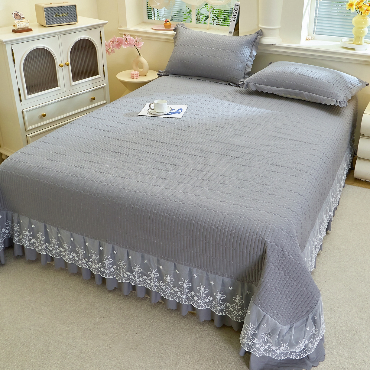 91家纺网 家纺一手货源 找家纺 （总）彩亿家纺 2026新款A类古法水洗仿棉蕾丝床盖三件套